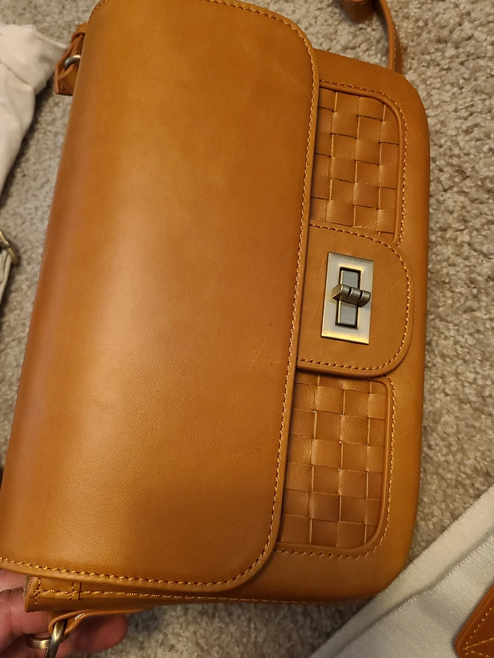 Andar Leather Collection